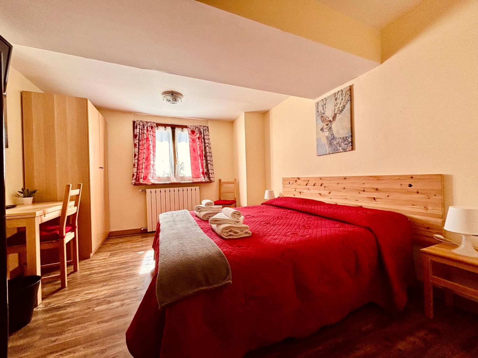 Hotel Piccolo Chalet 克拉维埃 外观 照片