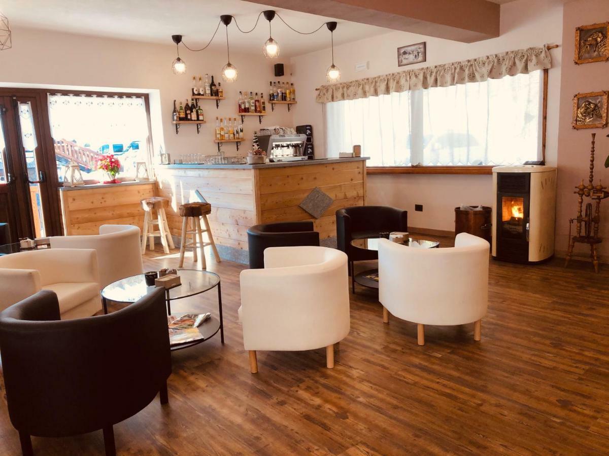 Hotel Piccolo Chalet 克拉维埃 外观 照片