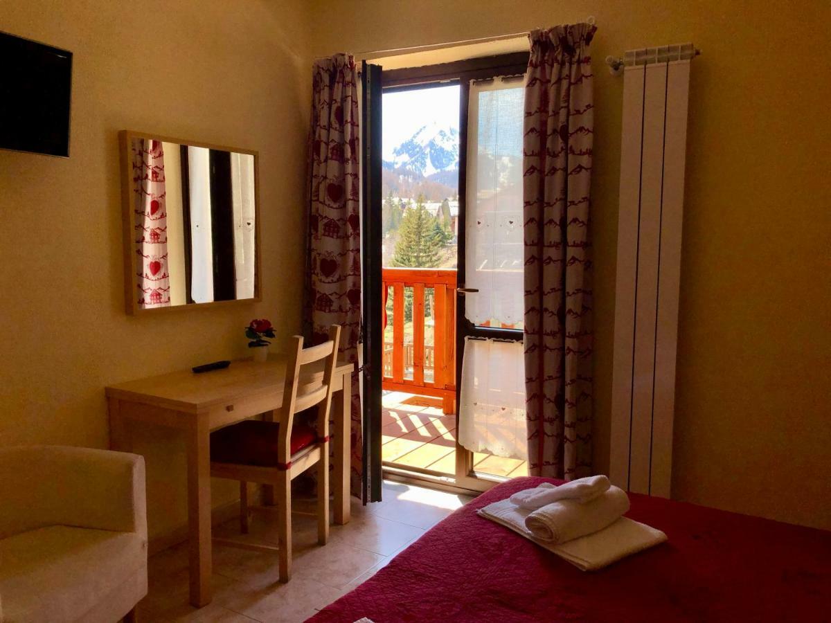 Hotel Piccolo Chalet 克拉维埃 外观 照片