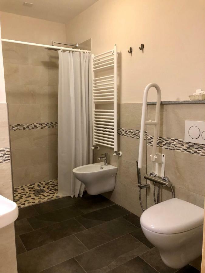 Hotel Piccolo Chalet 克拉维埃 外观 照片